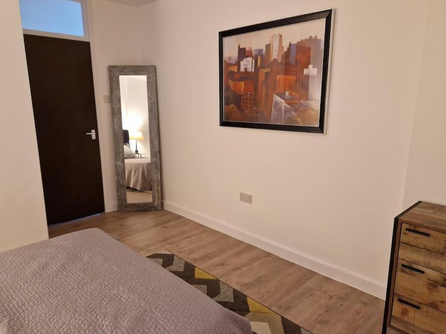 Newly Renovated Apartment! London Eksteriør billede